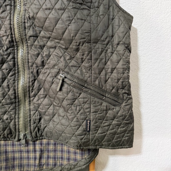 Barbour Quilted Khaki gilet - Picture 3 of 9